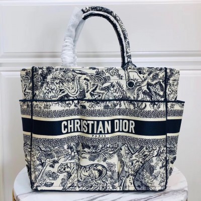 Dior Catherine Tote Bag In Blue Toile de Jouy Embroidery